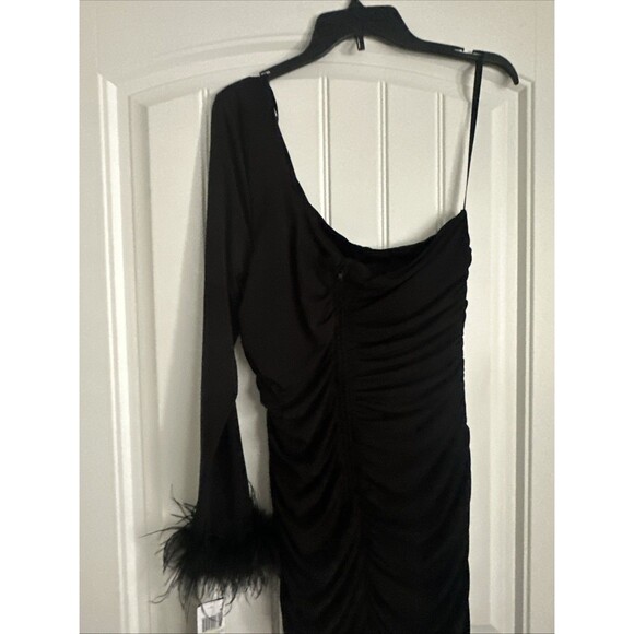 City Studios Women's Plus Size One-Shoulder Feather-Cuff Gown Dress Black 18W - Picture 9 of 12